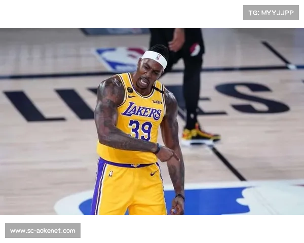 德怀特·霍华德:魔兽中锋的内线统治力与篮球帝国崛起之路 德怀特·霍华德:魔兽中锋的内线统治力与篮球帝国崛起之路